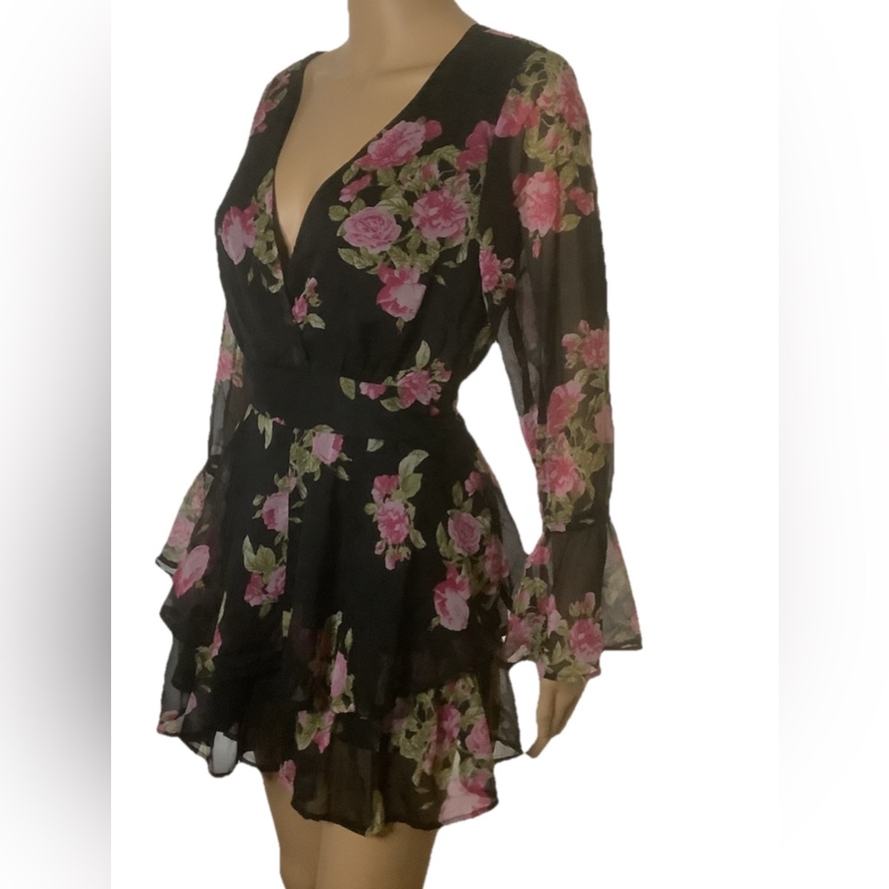 Indulge in Style floral romper size M new